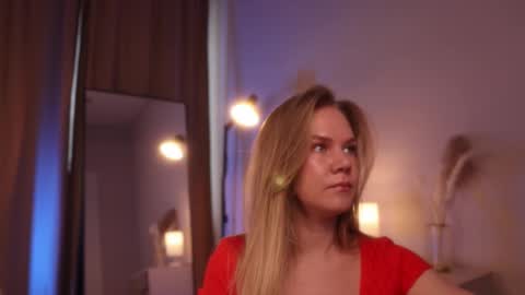 Snapshot of _teasecake_ chatting on 11, 3, 2025 Annie online show from 11, 3, 2025