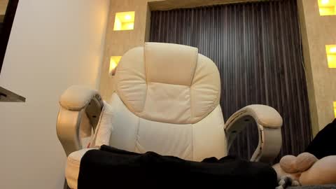 Stefania online show from 9, 1, 2025