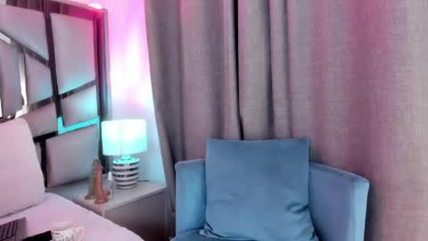 Snapshot of _valeria_saenz_ chatting on 2, 5, 2026 _valeria_saenz_ online show from 2, 5, 2026