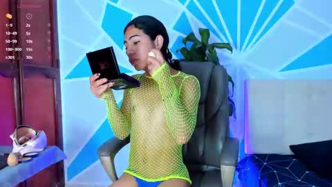 Snapshot of _valeriamontes chatting on 17, 9, 2025 Valeria Montes online show from 17, 9, 2025