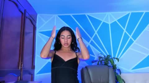 Snapshot of _valeriamontes chatting on 1, 10, 2025 Valeria Montes online show from 1, 10, 2025