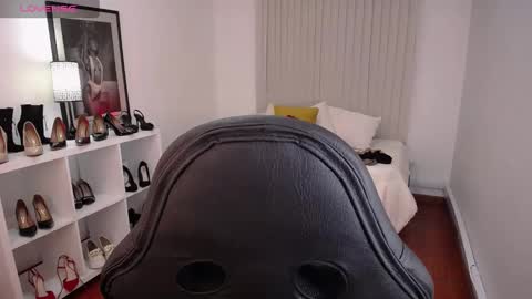 Snapshot of _victoria_collins chatting on 4, 12, 2024 Sol online show from 4, 12, 2024