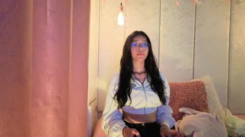   online show from 24, 3, 2026