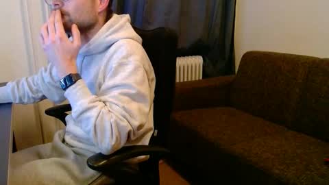 _whoisthatguy_ online show from 25, 11, 2025