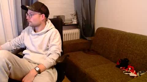 Snapshot of _whoisthatguy_ chatting on 20, 12, 2025 _whoisthatguy_ online show from 20, 12, 2025