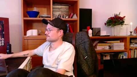 Snapshot of _whoisthatguy_ chatting on 16, 1, 2026 _whoisthatguy_ online show from 16, 1, 2026