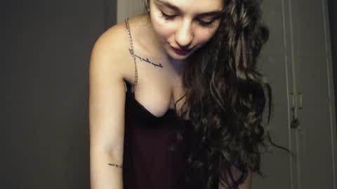 Snapshot of _your_love chatting on 24, 12, 2024 Niki online show from 24, 12, 2024