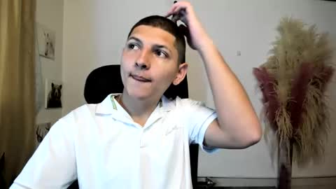 Snapshot of a_lejandro_0_8 chatting on 8, 3, 2026 a_lejandro_0_8 online show from 8, 3, 2026