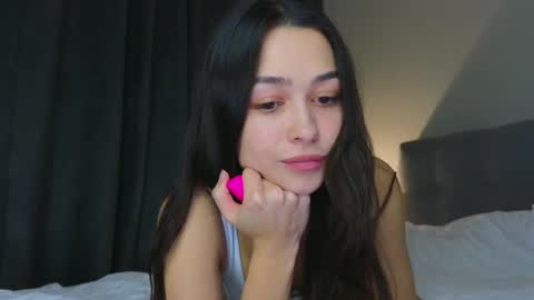 Mila and Jess online show from 17, 2, 2025