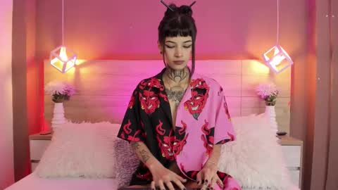 Luni  online show from 7, 11, 2025