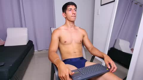 Snapshot of aa_xel chatting on 30, 10, 2025 Axel online show from 30, 10, 2025