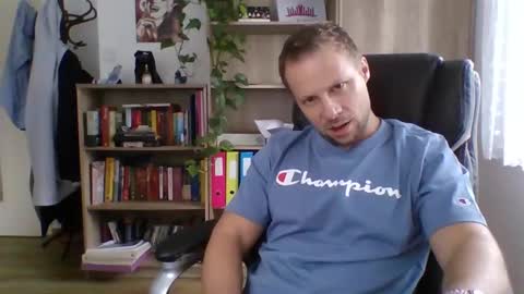 Long distance cumshot online show from 23, 1, 2025