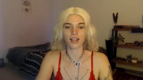 Snapshot of aaalllyyyo chatting on 18, 12, 2024 ally online show from 18, 12, 2024