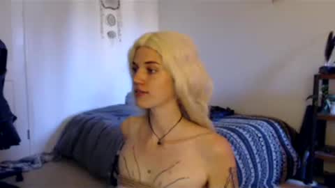 Snapshot of aaalllyyyo chatting on 25, 1, 2025 ally online show from 25, 1, 2025