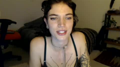 Snapshot of aaalllyyyo chatting on 1, 2, 2025 ally online show from 1, 2, 2025