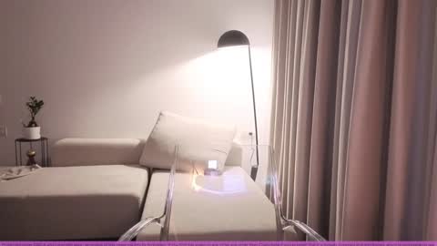 Snapshot of aalliyahh chatting on 4, 10, 2025 Fren online show from 4, 10, 2025