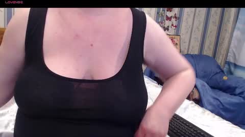Snapshot of aamarillis chatting on 7, 7, 2026 NINA online show from 7, 7, 2026