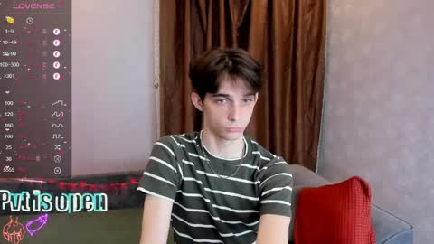 Snapshot of aaron_bang chatting on 1, 6, 2026 Aaron Bang online show from 1, 6, 2026