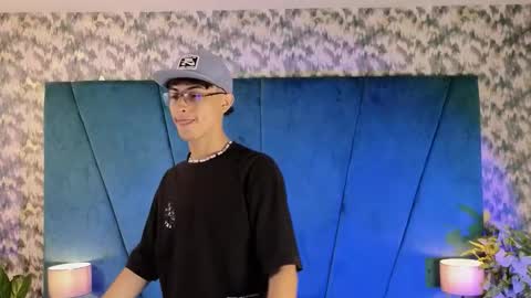 Aaron Ezequiel online show from 26, 9, 2025