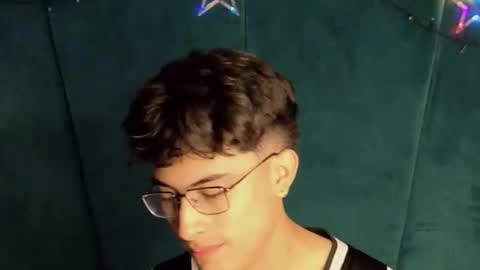 Aaron Ezequiel online show from 20, 12, 2025