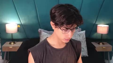Aaron Ezequiel online show from 4, 6, 2026