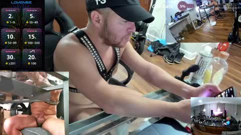 Snapshot of aaron_skye chatting on 19, 10, 2025 Aaron Skye online show from 19, 10, 2025