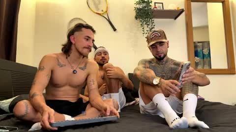 Snapshot of aaron_wheel chatting on 15, 5, 2026 aaron_wheel online show from 15, 5, 2026