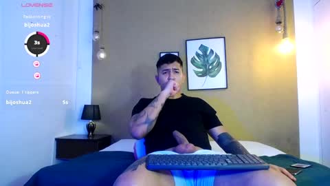 Snapshot of aaron_williams09 chatting on 5, 3, 2025 Your aron online show from 5, 3, 2025