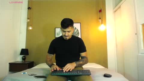 Snapshot of aaron_williams09 chatting on 7, 3, 2025 Your aron online show from 7, 3, 2025