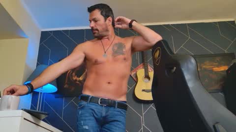 Aaron online show from 7, 10, 2025