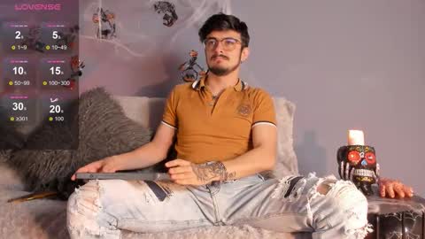 aaronfuentes7 online show from 10, 10, 2025