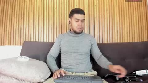 ig aaron hunter123 online show from 17, 3, 2026