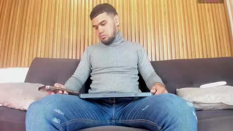 ig aaron hunter123 online show from 23, 3, 2026