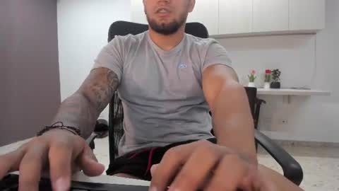 Snapshot of aaronhunter__ chatting on 11, 7, 2026 ig aaron hunter123 online show from 11, 7, 2026