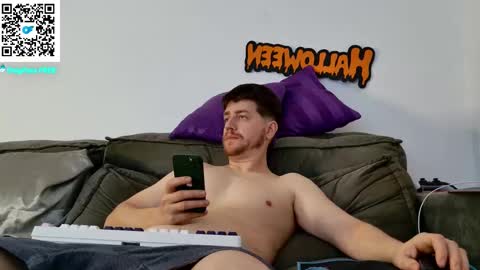 Aaron  online show from 29, 10, 2025