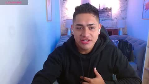 Snapshot of aaronn_12 chatting on 22, 9, 2025 Aaron online show from 22, 9, 2025