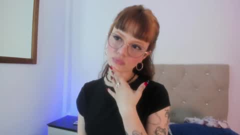 Snapshot of abby_jones2 chatting on 11, 11, 2025 abby jones online show from 11, 11, 2025