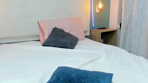 Abby Dixon  online show from 20, 12, 2024