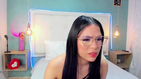 Abby Dixon  online show from 28, 2, 2025