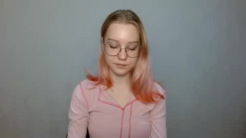 Snapshot of abbymoore__ chatting on 22, 12, 2024 Abby Lovense is active online show from 22, 12, 2024