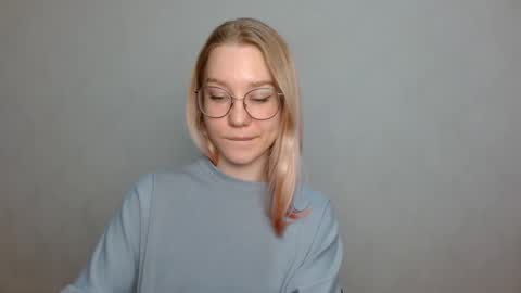 Snapshot of abbymoore__ chatting on 8, 1, 2025 Abby Lovense is active online show from 8, 1, 2025