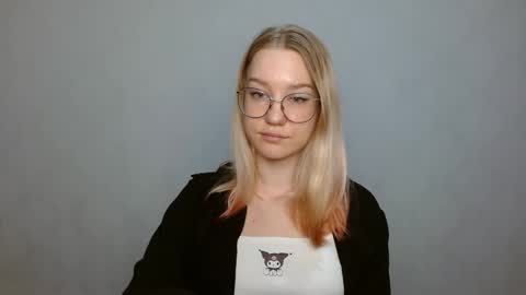 Snapshot of abbymoore__ chatting on 21, 1, 2025 Abby Lovense is active online show from 21, 1, 2025