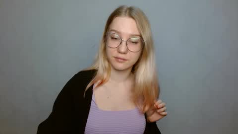 Snapshot of abbymoore__ chatting on 26, 1, 2025 Abby Lovense is active online show from 26, 1, 2025