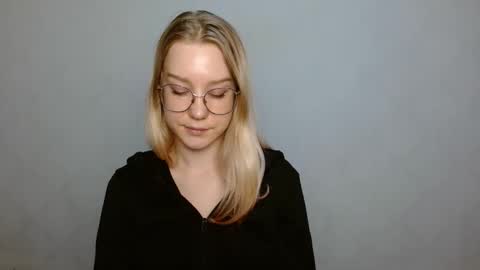 Snapshot of abbymoore__ chatting on 28, 1, 2025 Abby Lovense is active online show from 28, 1, 2025