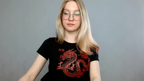 Snapshot of abbymoore__ chatting on 17, 2, 2025 Abby Lovense is active online show from 17, 2, 2025