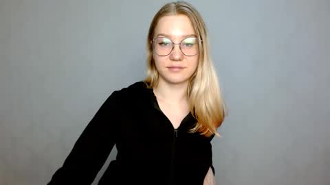 Snapshot of abbymoore__ chatting on 3, 3, 2025 Abby Lovense is active online show from 3, 3, 2025