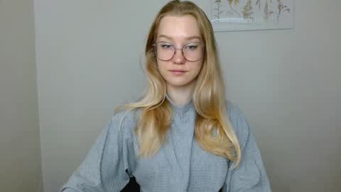 Snapshot of abbymoore__ chatting on 14, 9, 2025 Abby Lovense is active online show from 14, 9, 2025