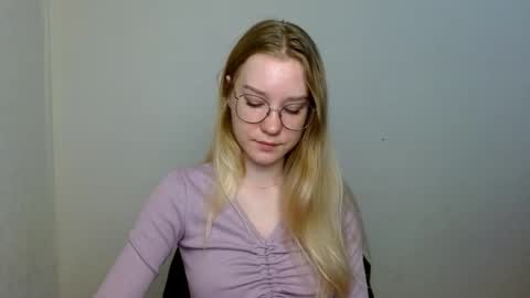 Abby Lovense is active online show from 15, 11, 2025