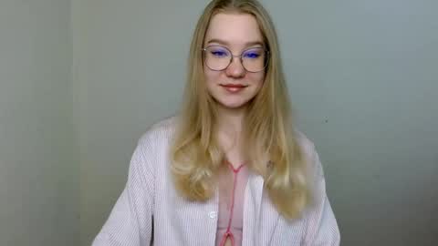 Snapshot of abbymoore__ chatting on 28, 4, 2026 Abby Lovense is active online show from 28, 4, 2026
