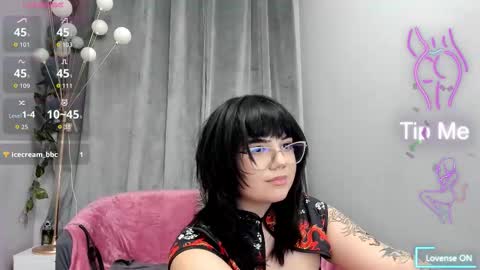Abby Pearl online show from 30, 10, 2025